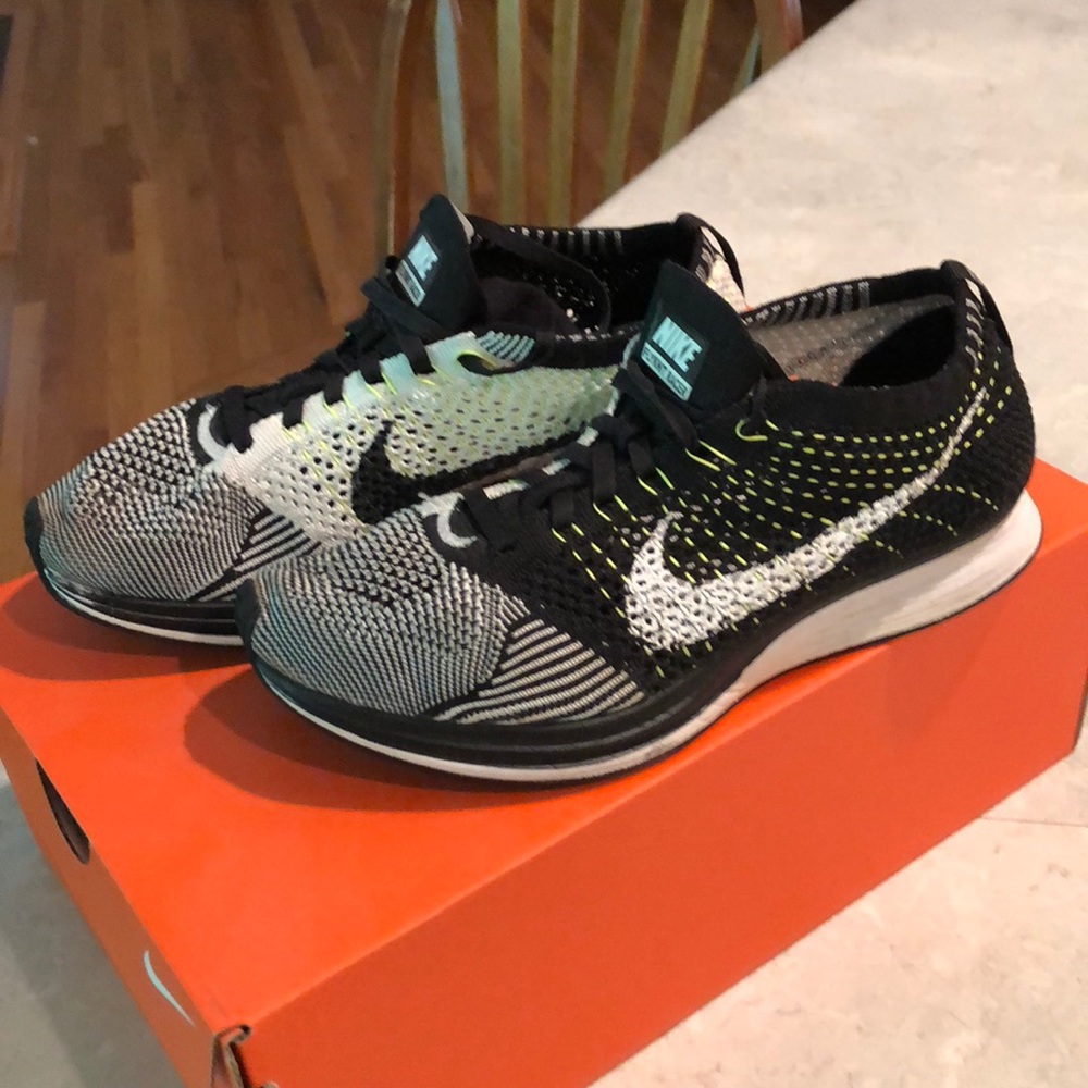 Nike Flyknit Racer